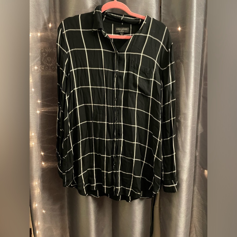 Banana Republic Boyfriend Fit Button Up Shirt